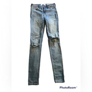 Hollister knee ripped jeans like new worn once